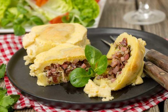Rezept Überbackene Speckknödel | guenstig-kochen.at Rezept Überbackene Speckknödel