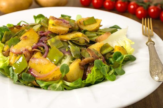 Rezept Kartoffel Speck Salat | guenstig-kochen.at Rezept Kartoffel Speck Salat