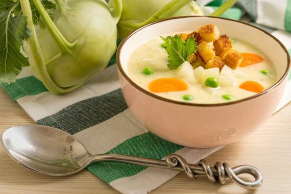 Rezept Kohlrabicremesuppe | guenstig-kochen.at Rezept Kohlrabicremesuppe