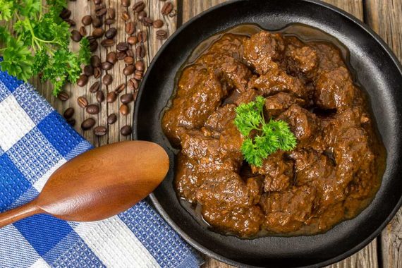 Rezept Kaffeegulasch | guenstig-kochen.at Rezept Kaffeegulasch